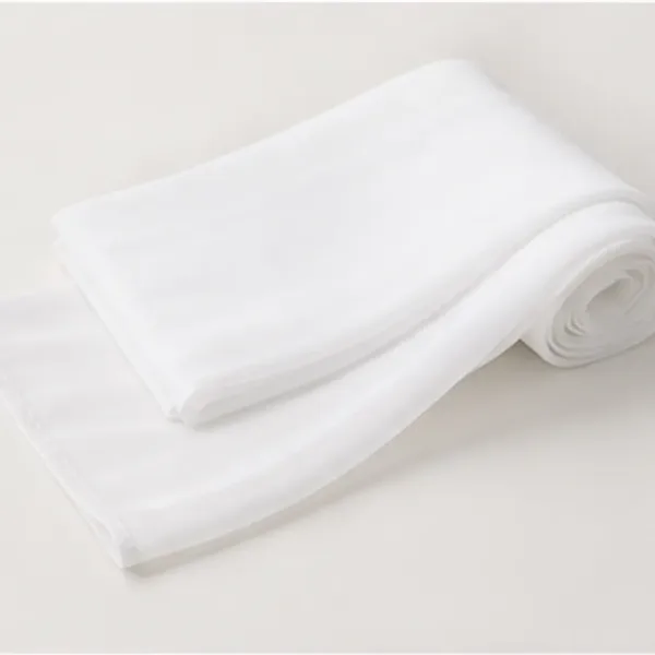 Decoratiedoek tule, wit, het opgevouwen doek