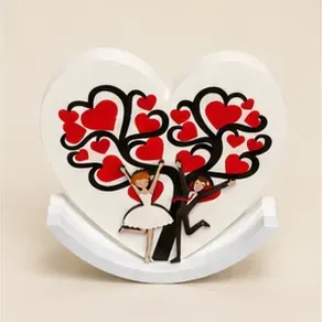 Houten decoratiehart, bruidspaar, het hart
