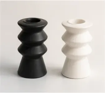 Kandelaar keramiek, laag (zwart of wit), de twee kleuren