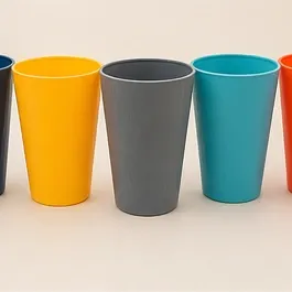 Effen kinderbeker (5 kleuren), van dichtbij