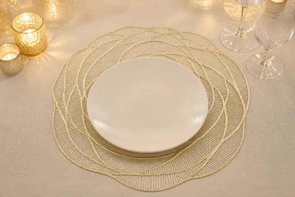 Placemat gouden roos in gebruik, feest