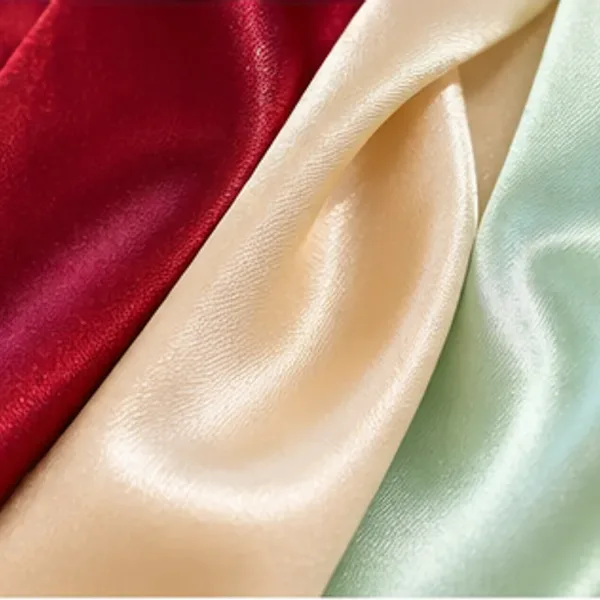 Stoelstrik satijn (3 kleuren), de drie kleuren van dichtbij