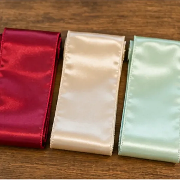 Stoelstrik satijn (3 kleuren), de drie kleuren