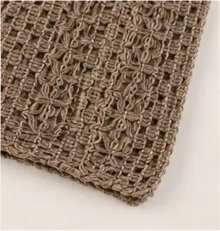 Tafelloper Boho, bruin, de randafwerking
