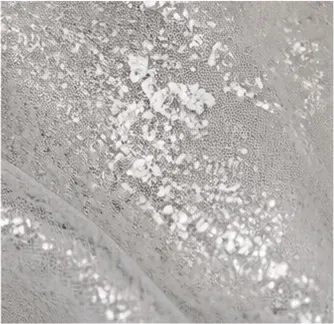 Tafelloper chiffon (goud of zilver), de zilveren loper