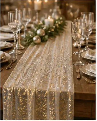 Tafelloper chiffon (goud of zilver) in gebruik, feest