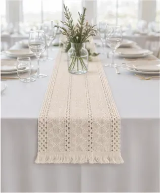 Tafelloper Boho, crème in gebruik, bedrijfsevenement