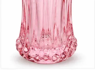 Glazen vaas, roze, oppervlak