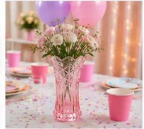 Glazen vaas, roze in gebruik, kinderfeest